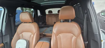 2019 Audi Q7 - image 8