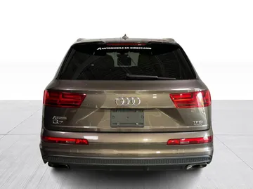 2017 Audi Q7 - image 13