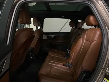 2017 Audi Q7 - image 16