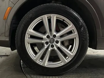 2017 Audi Q7 - image 7