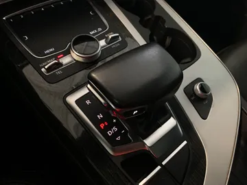 2018 Audi Q7 - image 38