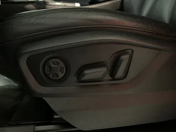 2018 Audi Q7 - image 18