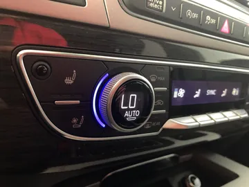 2018 Audi Q7 - image 33