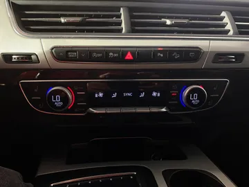 2018 Audi Q7 - image 26