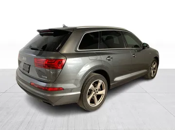 2018 Audi Q7 - image 8