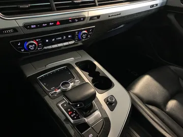 2019 Audi Q7 - image 23