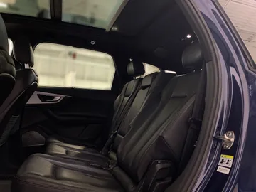 2019 Audi Q7 - image 14