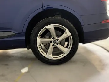 2019 Audi Q7 - image 7