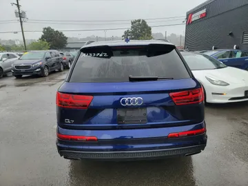 2019 Audi Q7 - image 8