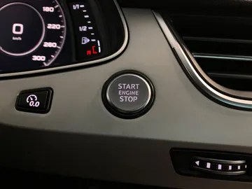 2019 Audi Q7 - image 24