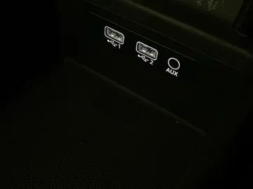2017 Audi A4 - image 26