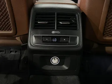 2017 Audi A4 - image 31