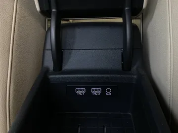 2017 Audi A4 - image 27
