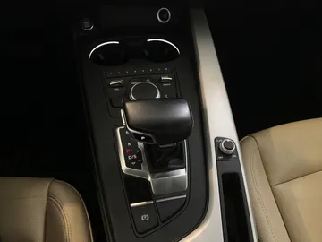 2017 Audi A4 - image 28