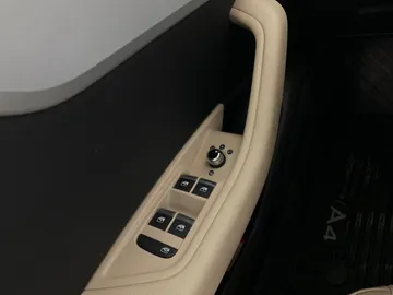 2017 Audi A4 - image 23
