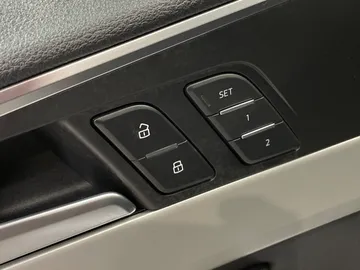 2019 Audi A4 - image 18