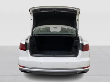 2019 Audi A4 - image 13