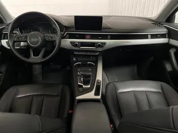 2018 Audi A4 Sedan - image 4