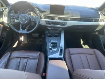 2019 Audi A4 Sedan - image 4