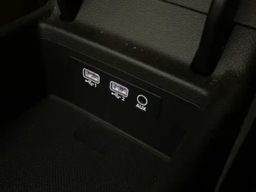 2017 Audi A4 - image 26