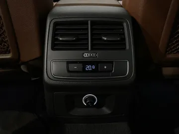 2017 Audi A4 - image 31