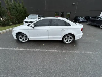 2019 Audi A3 - image 3