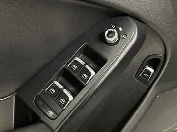 2016 Audi A4 - image 19