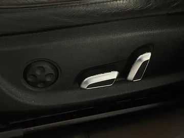 2016 Audi A4 - image 20