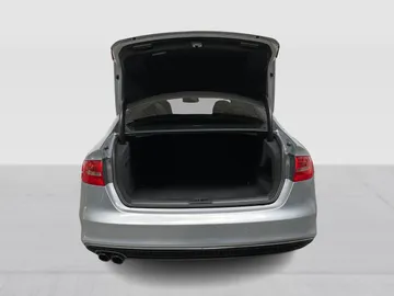 2016 Audi A4 - image 13