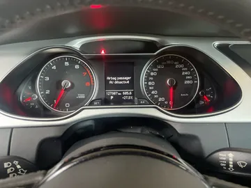 2016 Audi A4 - image 17