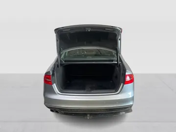 2016 Audi A4 - image 13