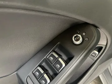 2016 Audi A4 - image 23