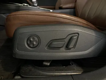 2018 Audi A4 Sedan - image 18
