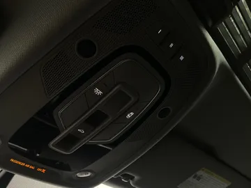 2018 Audi A4 - image 21