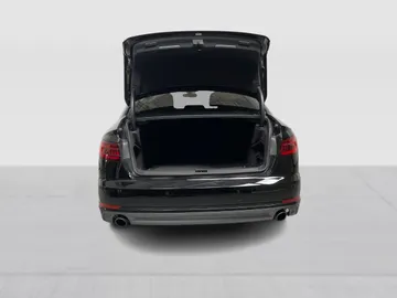 2018 Audi A4 - image 14