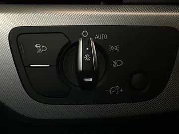 2018 Audi A4 - image 18