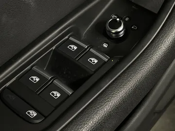 2018 Audi A4 - image 23