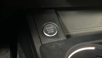 2017 Audi A4 - image 25