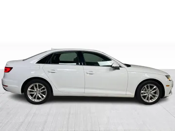2017 Audi A4 - image 9