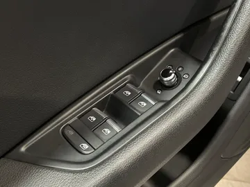 2017 Audi A4 - image 24