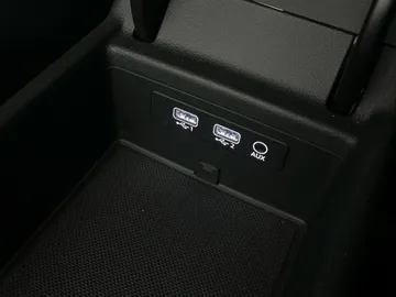 2017 Audi A4 - image 28