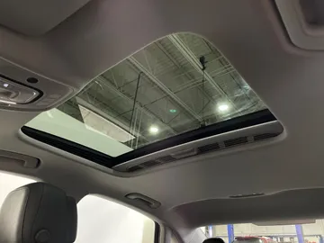 2017 Audi A4 - image 6