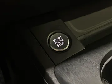 2017 Audi A4 - image 23