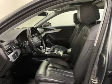 2017 Audi A4 - image 3