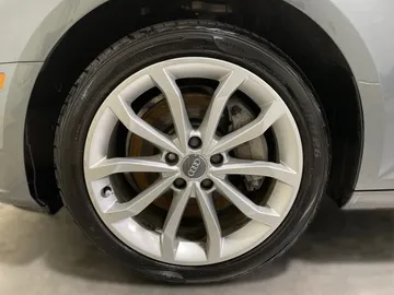 2017 Audi A4 - image 7
