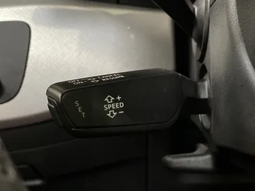 2017 Audi A4 - image 25