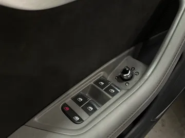 2018 Audi S5 - image 25