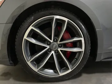 2018 Audi S5 - image 7