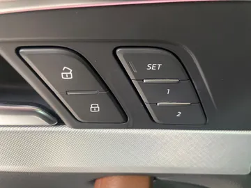 2018 Audi A4 - image 21