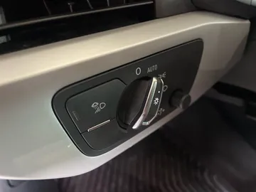 2018 Audi A4 - image 19